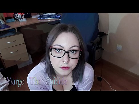 ❤️ Көз айнек тагынган сексуалдуу кыз Дилдону камерага терең соруп ❤️ Секс видео боюнча порно ky.bladesoul.top ﹏